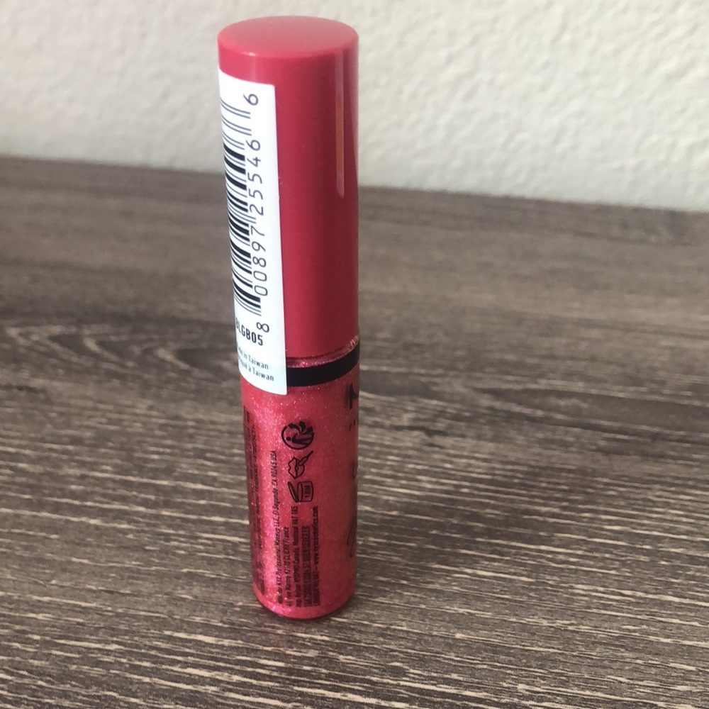 ❤️$5 NWT NYX Butter Gloss Bling - She Got Money - Picture 4 of 6